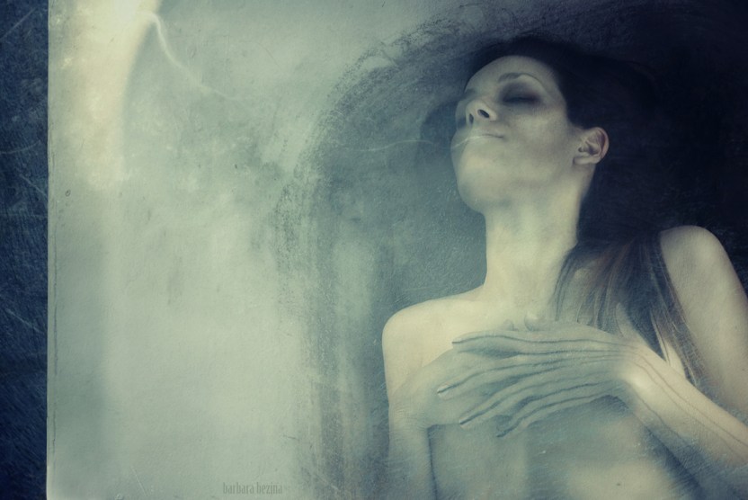 I Tender la mano al fantasma