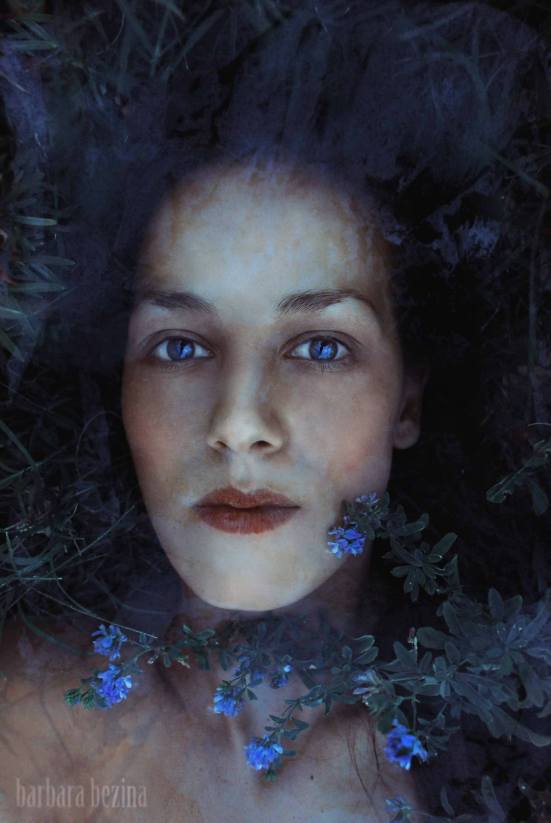 Con pequeñas flores